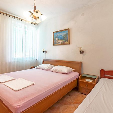Apartments And Rooms With Parking Space Hvar - 15706 Hvar Town Oda fotoğraf